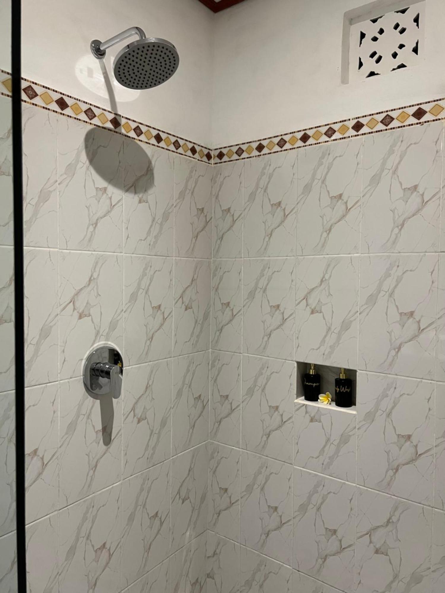 Bisbis House Iseh Village Selat Екстериор снимка