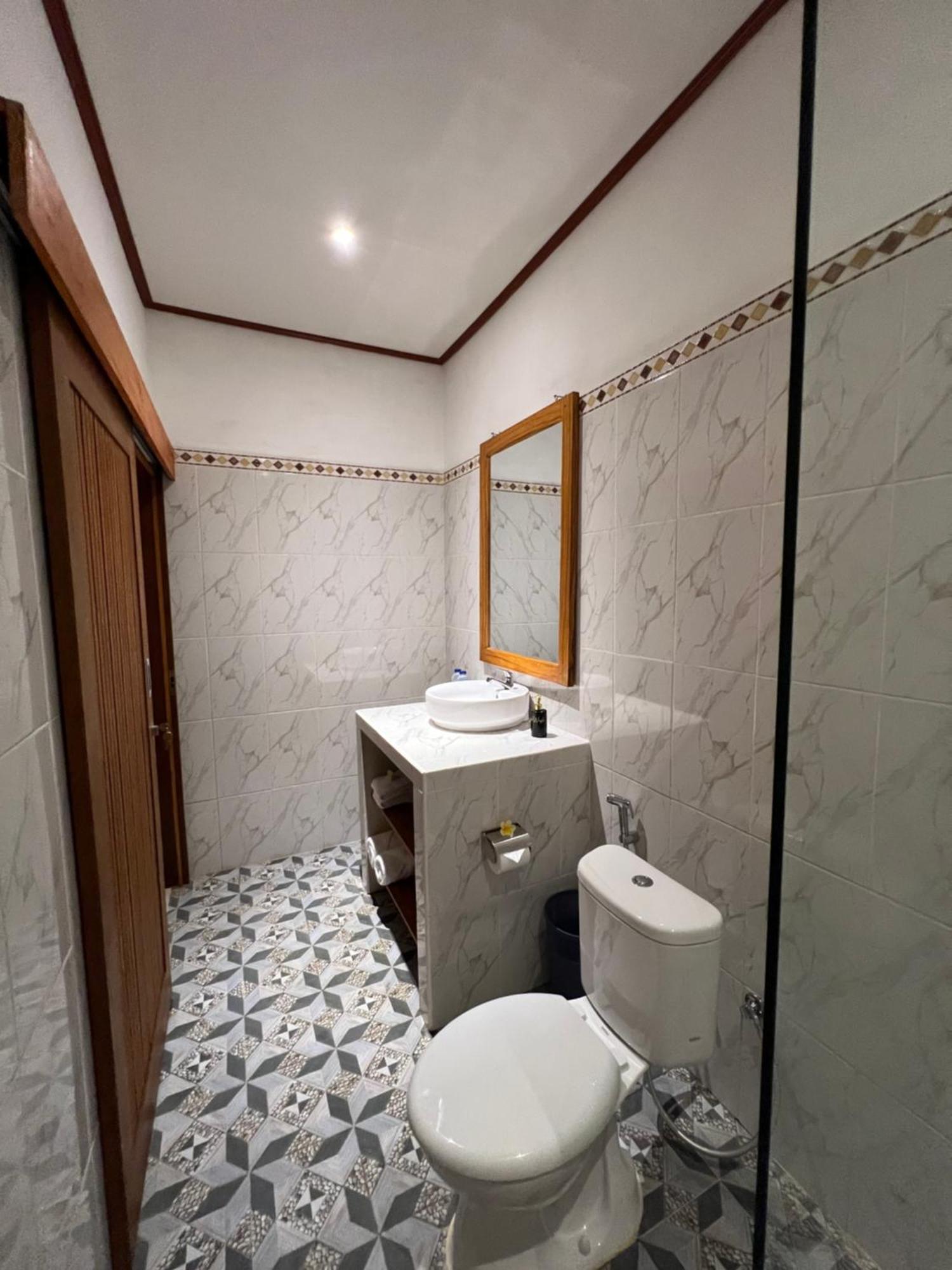 Bisbis House Iseh Village Selat Екстериор снимка