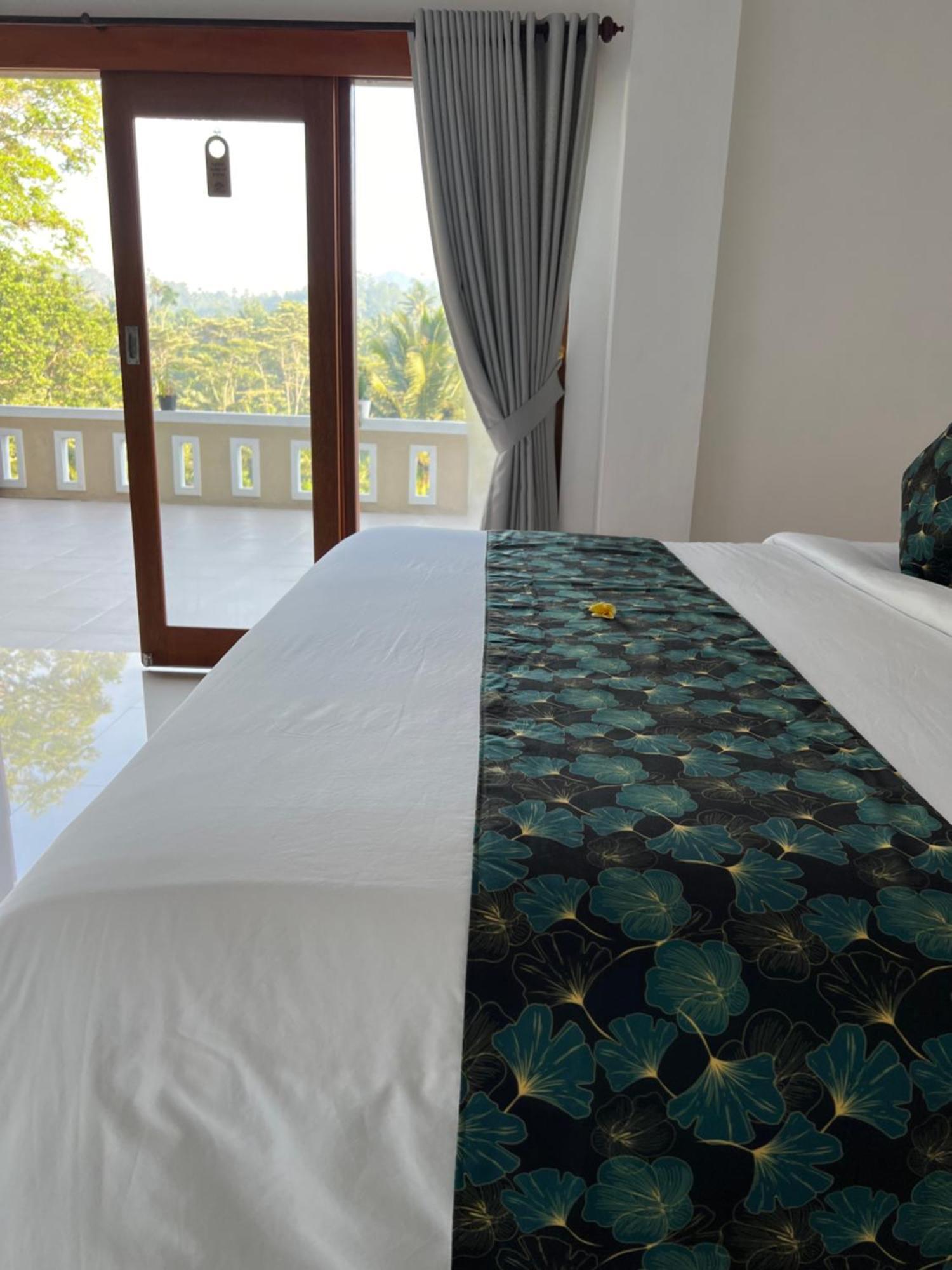 Bisbis House Iseh Village Selat Екстериор снимка
