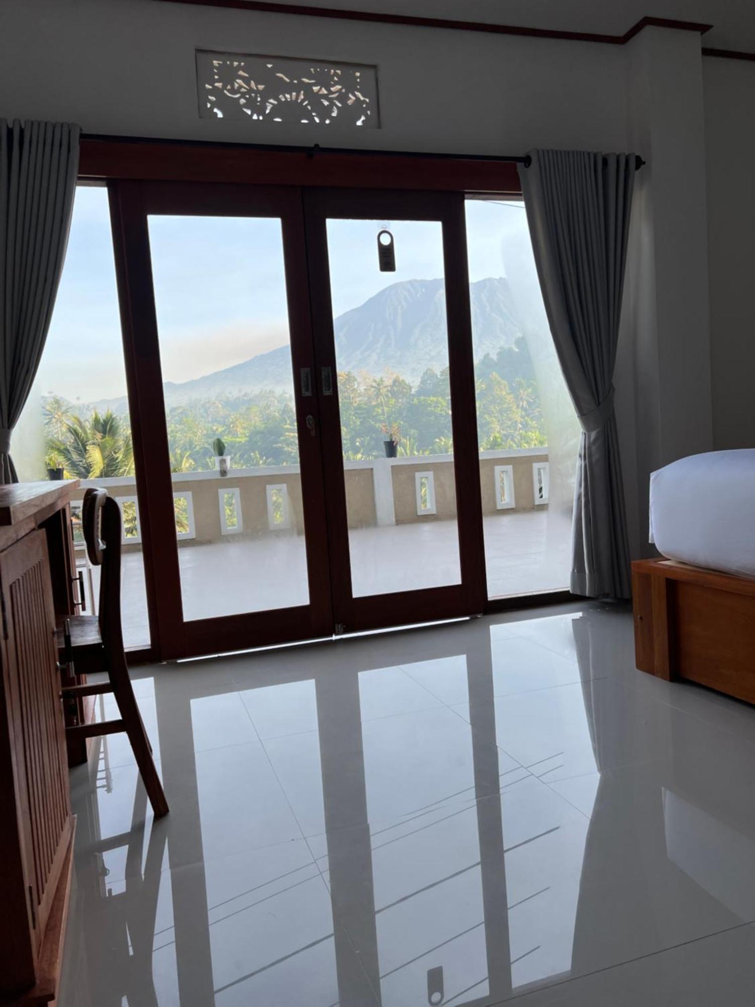 Bisbis House Iseh Village Selat Екстериор снимка