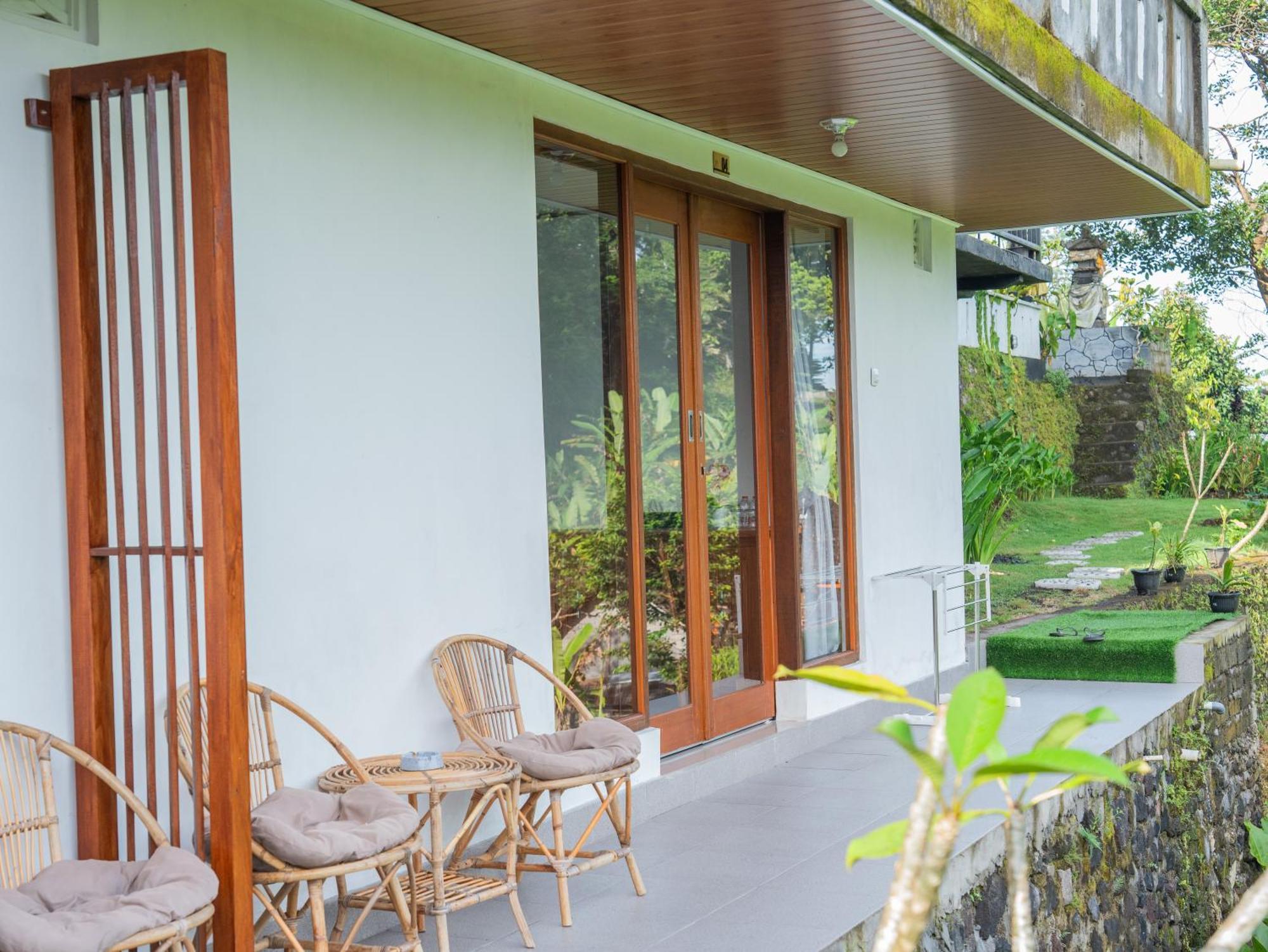 Bisbis House Iseh Village Selat Екстериор снимка