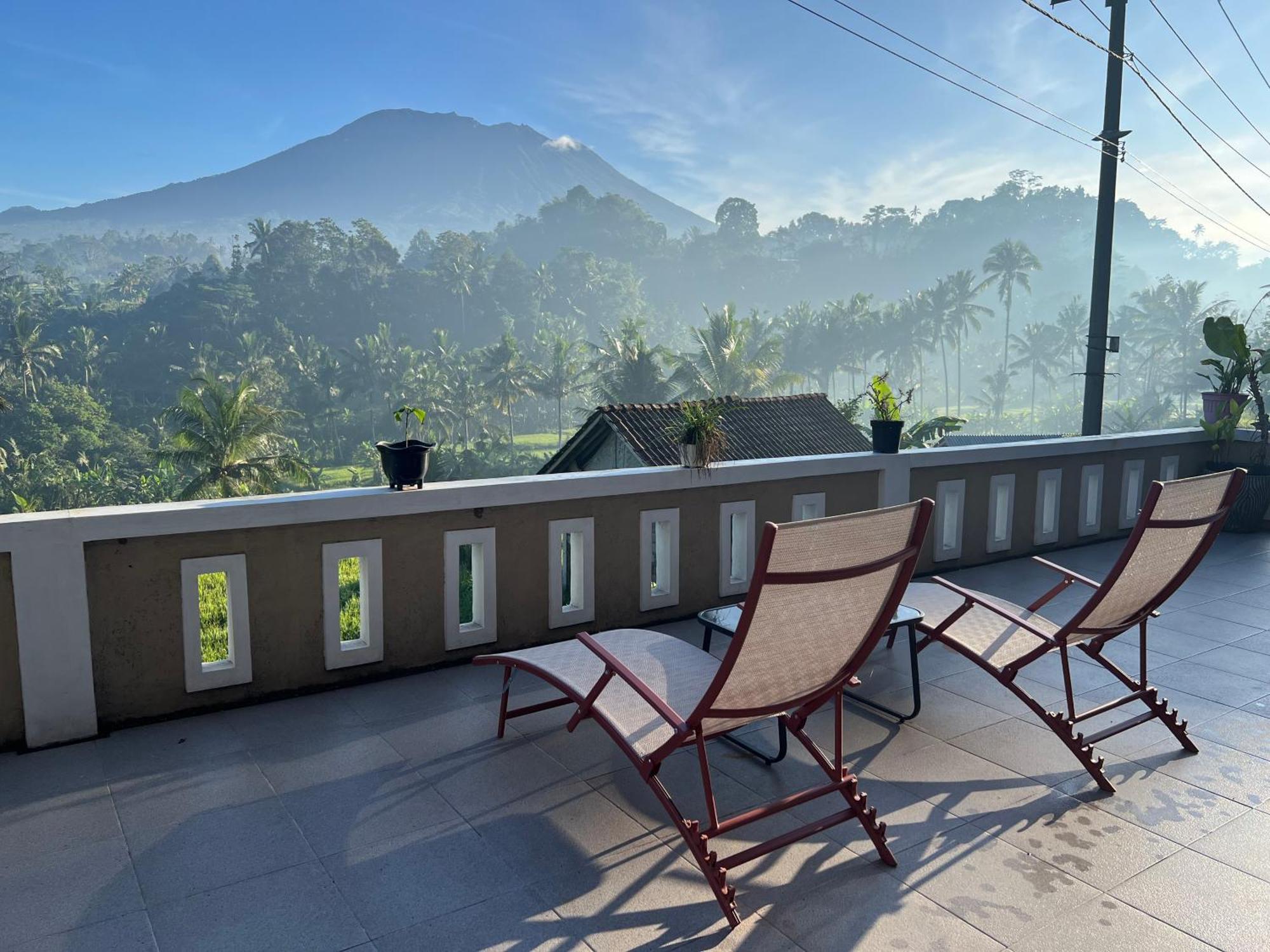 Bisbis House Iseh Village Selat Екстериор снимка